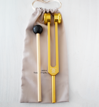 Load image into Gallery viewer, Solar Plexus Chakra Tuning Fork Kit ~ 126.22 Hz
